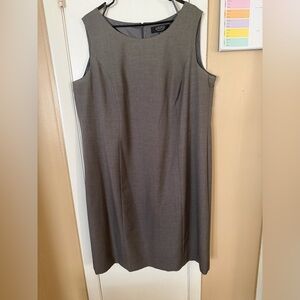 Kasper Sleeveless Midi Shift Dress in Charcoal